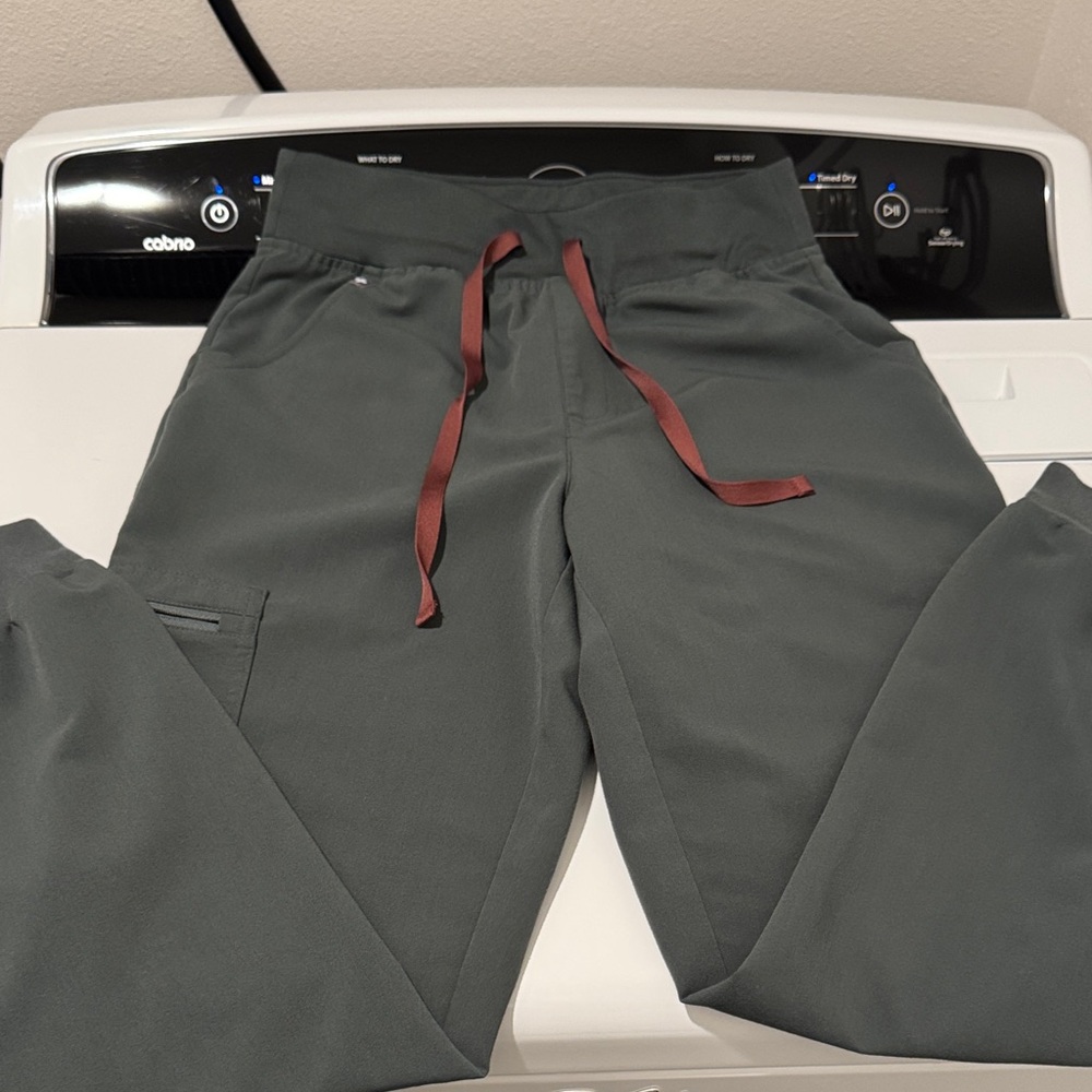 Figs high waisted Zamora jogger scrub pants